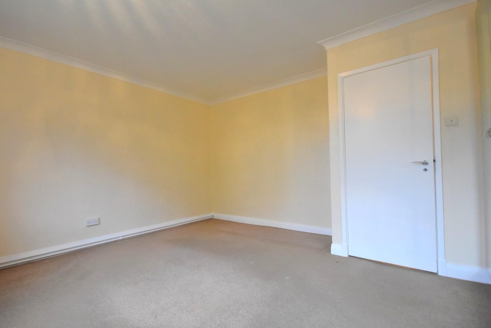 15 Albany Court, Beach Road, Penarth, CF64 1JU